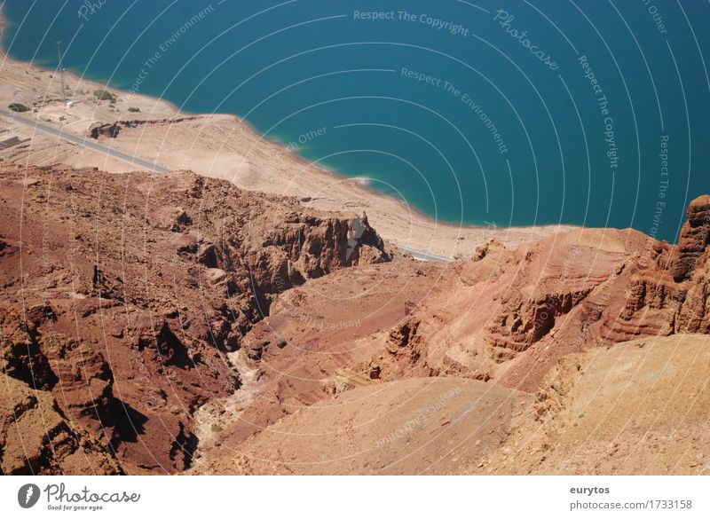 Totes Meer Umwelt Natur Landschaft Erde Sand Wasser Sommer Klima Klimawandel Wetter Schönes Wetter Dürre Felsen Bucht Wüste blau braun Jordanien Farbfoto