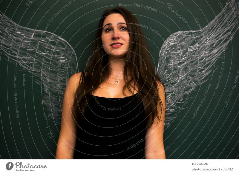 junge Frau mit Engelsflügeln Flügel Zeichnung Kreide Tafel unschuldig lieb nett engelsflügel Schutzengel