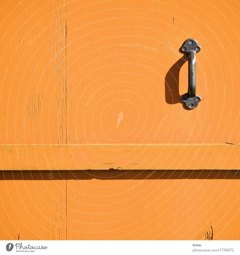 was zum Klappe halten Handwerk Tür Griff Holz Metall eckig einfach hell klein Originalität Stadt orange Ausdauer standhaft Ordnungsliebe ästhetisch Design Macht