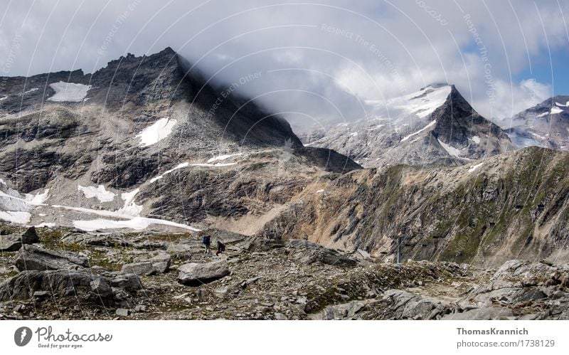 Alpine Hochgebirgslandschaft Tourismus Ausflug Abenteuer Expedition Sport wandern Mensch 2 Landschaft Wolken Alpen Berge u. Gebirge sportlich Natur Alps