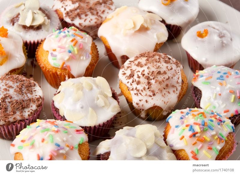 Cupcake Muffin Backwaren minikuchen Kuchen backen Zuckerguß süß Zuckerstreusel Streusel Schokolade Schokoladenkuchen schokoladen muffins Gesunde Ernährung