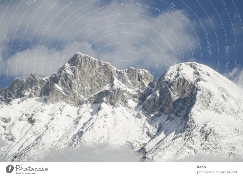 Berg in Tirol mit Schnee; Farbfoto Außenaufnahme Menschenleer Textfreiraum links Textfreiraum rechts Textfreiraum oben Textfreiraum unten Textfreiraum Mitte