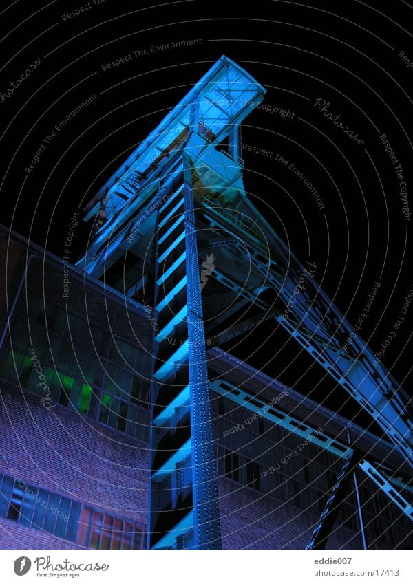 Zeche Ewald II Illumination Nacht Ruhrgebiet Topf Industrie Turm blau ExtraSchicht