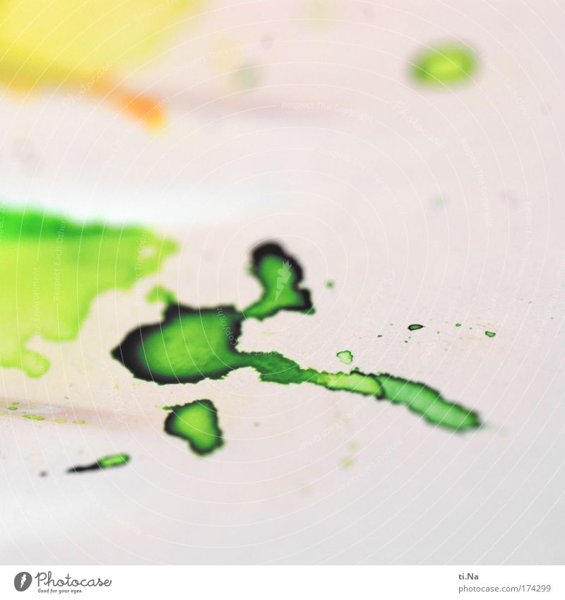 ich hab gemalt Farbfoto Innenaufnahme Textfreiraum oben Kunstlicht Aquarellmalerei Künstler Handwerk Maler dehydrieren ästhetisch trocken gelb grün weiß