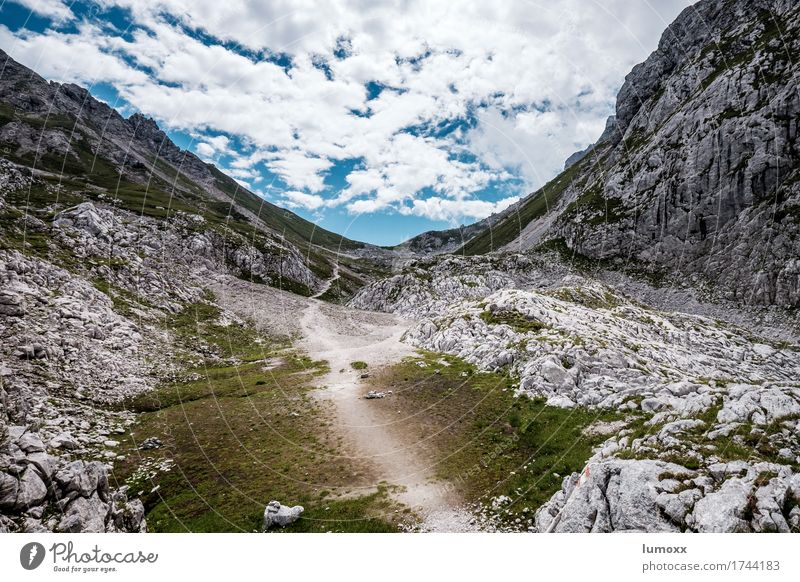 wandern Umwelt Natur Landschaft Wolken Sommer Felsen Alpen Berge u. Gebirge blau grau grün Gosau Fußweg Außenaufnahme Farbfoto Tag