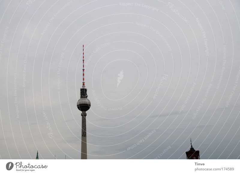 Berliner Spitzen Gedeckte Farben Außenaufnahme Tag Schatten Silhouette Gewitterwolken schlechtes Wetter Hauptstadt Stadtzentrum Menschenleer Turm Antenne