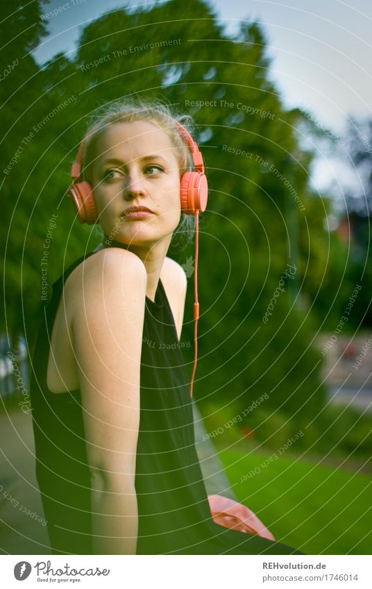 Alexa | Cityhipster Lifestyle Stil Freizeit & Hobby Mensch feminin Junge Frau Jugendliche Erwachsene 1 18-30 Jahre Jugendkultur Subkultur Musik Musik hören