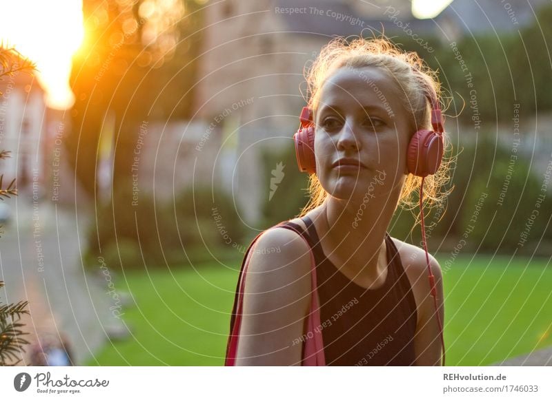 Alexa | Cityhipster Lifestyle Stil Freizeit & Hobby Mensch feminin Junge Frau Jugendliche Gesicht 1 18-30 Jahre Erwachsene Jugendkultur Musik Musik hören Medien