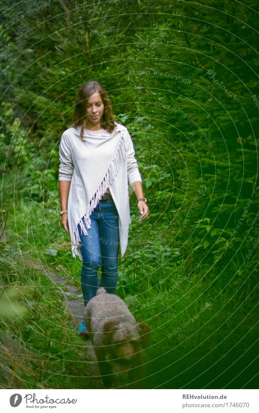 Julia | Waldspaziergang Freizeit & Hobby Ausflug wandern Mensch feminin Junge Frau Jugendliche 1 18-30 Jahre Erwachsene Umwelt Natur Landschaft Baum Gras
