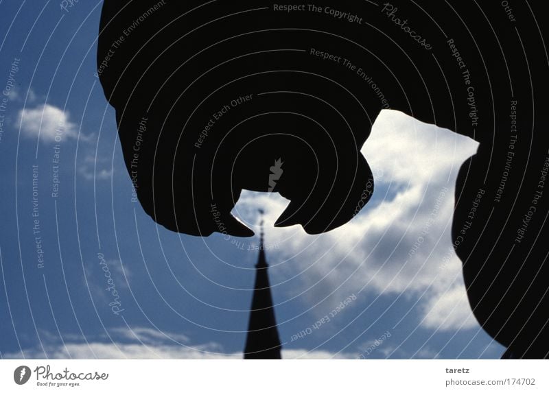 Haps! Farbfoto Außenaufnahme Nahaufnahme Menschenleer Tag Schatten Kontrast Silhouette Schwache Tiefenschärfe Zentralperspektive Profil Skulptur Aachen