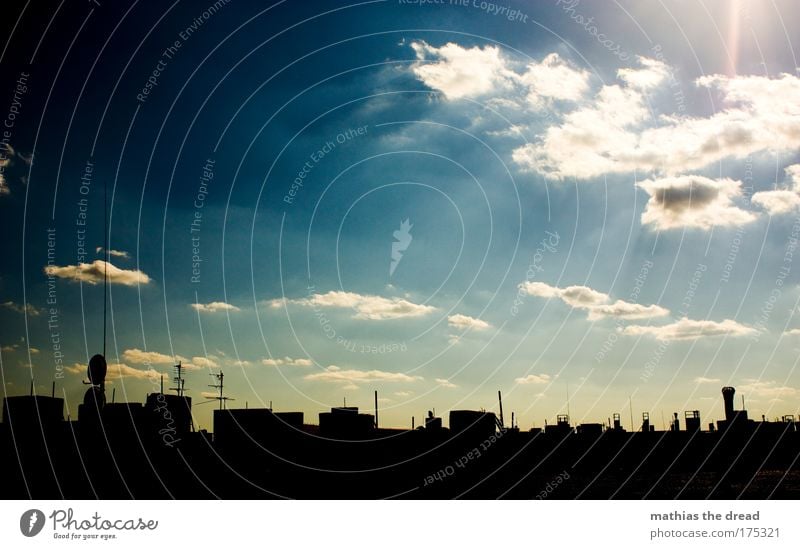 HIMMEL ÜBER BERLIN Farbfoto Außenaufnahme Menschenleer Tag Dämmerung Licht Schatten Kontrast Silhouette Reflexion & Spiegelung Lichterscheinung Sonnenlicht