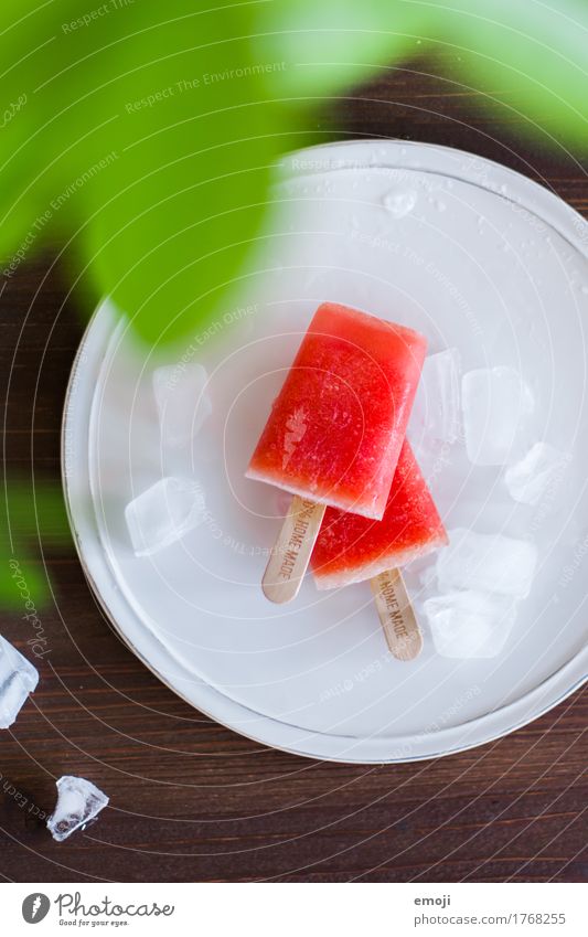 fresh Dessert Speiseeis Eiswürfel Fingerfood Teller Sommer frisch lecker süß Farbfoto mehrfarbig Innenaufnahme Menschenleer Tag Schwache Tiefenschärfe