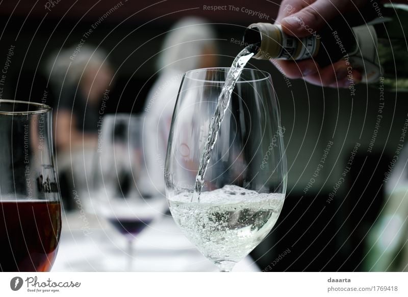kalt Getränk trinken Erfrischungsgetränk Alkohol Wein Sekt Prosecco Champagner Glas Lifestyle Stil Design Leben harmonisch Freizeit & Hobby Abenteuer Freiheit