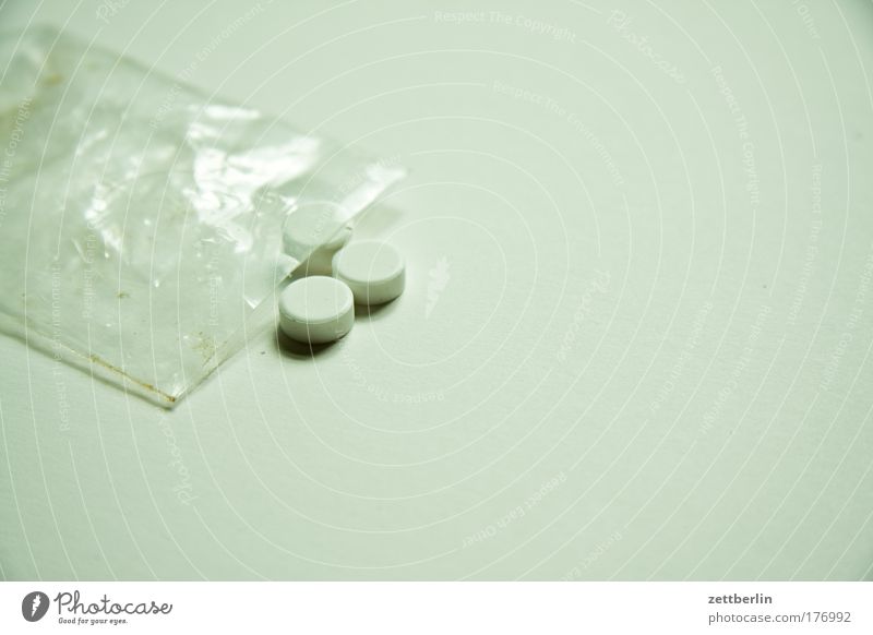 Arnika Apotheke Medikament Drogerie Gesundheit globuli Gesundheitswesen Tablette Tüte Plastiktüte Verpackung Folie 3 Süßstoff saccharin Alternativmedizin