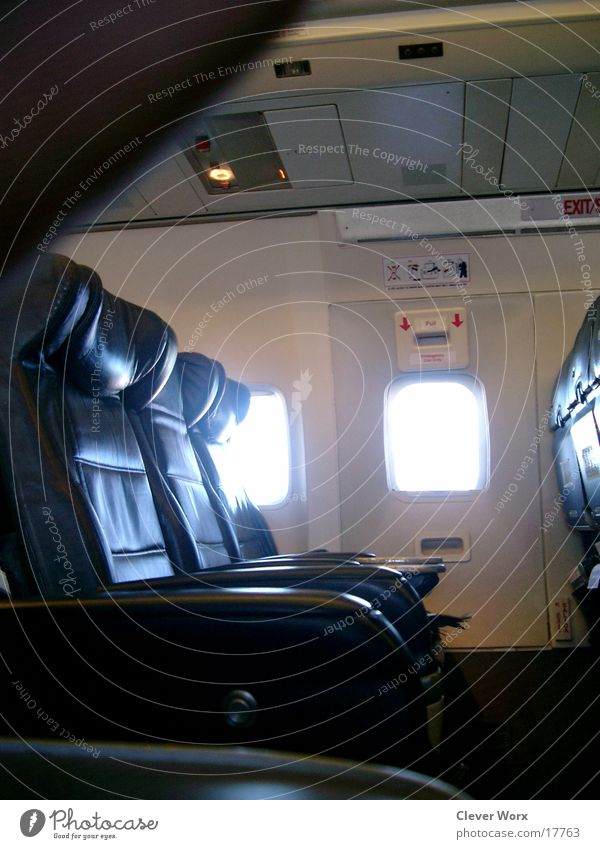 raumangebot Flugzeug leer Fenster Luftverkehr class platz frei