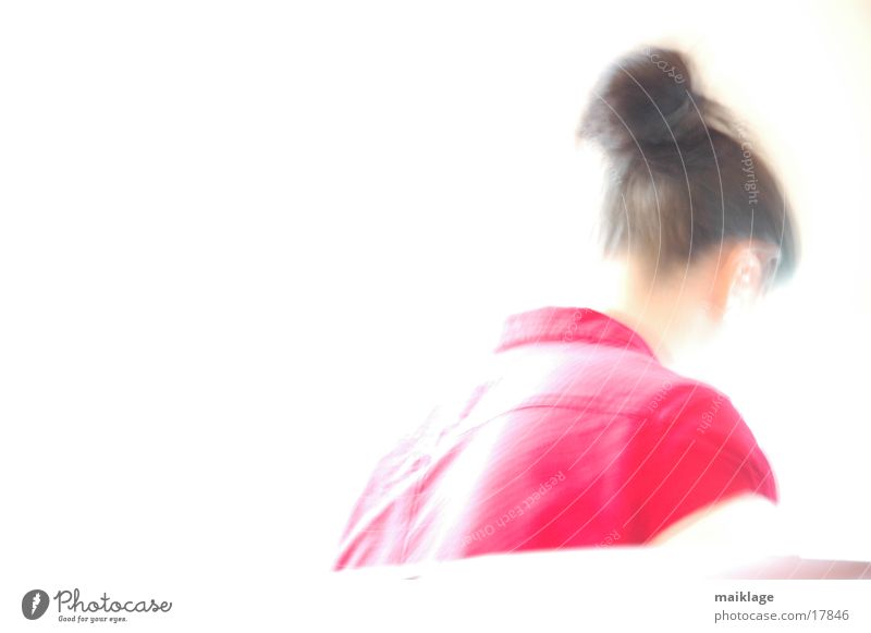 franziska rot/weiß II Zopf Unschärfe Licht Oberkörper Frau hell Kopf Rücken