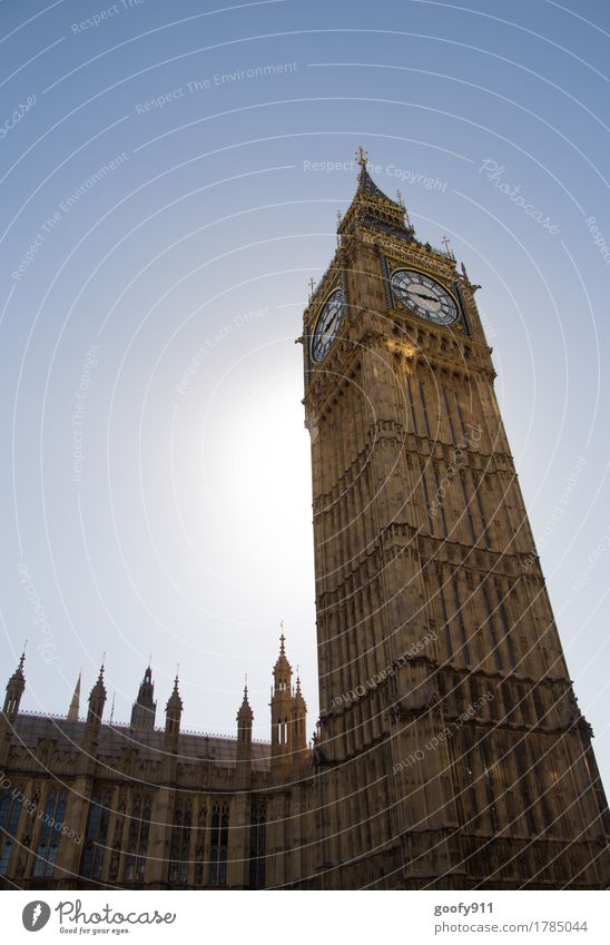 BIG BEN elegant Uhr Himmel Wolkenloser Himmel Sonne London England Europa Stadt Hauptstadt Stadtzentrum bevölkert Turm Bauwerk Gebäude Architektur Fassade