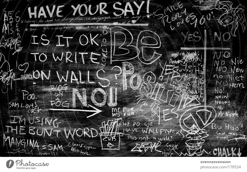 Is it ok to write on walls? Bildung Schule Klassenraum Tafel Kunst Schreibwaren Zeichen Schriftzeichen schreiben Kreide Meinungsfreiheit Umfrage Graffiti