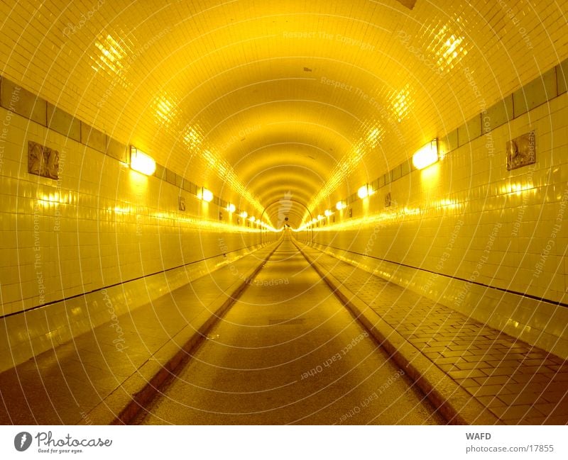 UnderWaterWalk Tunnel historisch Elbe Sankt Pauli-Elbtunnel Hamburg Anlegestelle