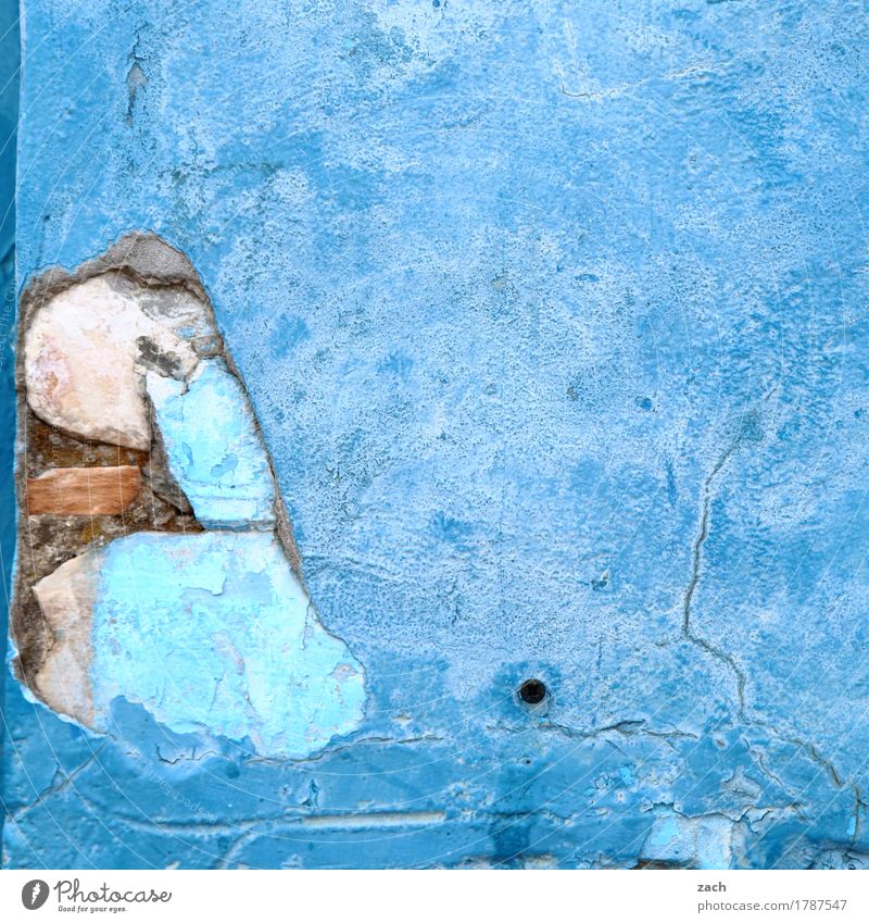 Klangfarbe | Blues Haus Ruine Mauer Wand Fassade Häusliches Leben alt historisch kaputt blau Verfall Vergangenheit Vergänglichkeit Zerstörung Renovieren bauen