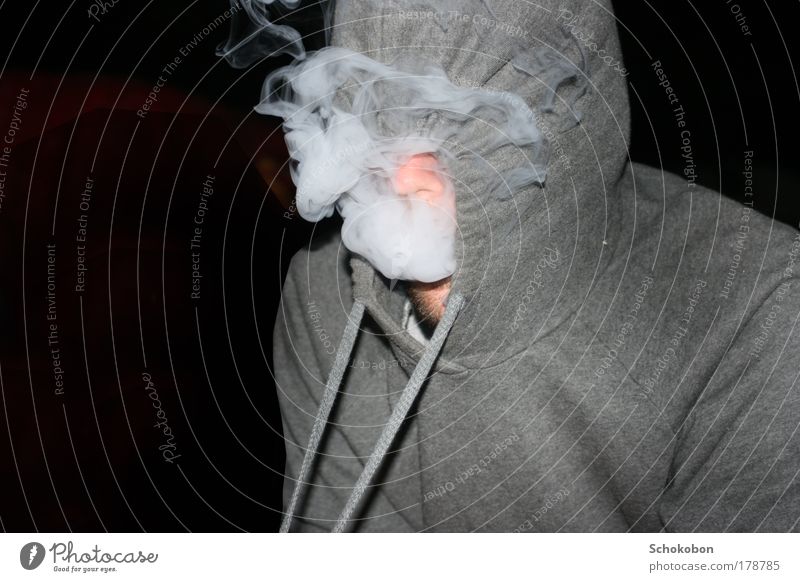 we be burnin' Mensch maskulin Nase Bart 1 Pullover Kapuze Rauch Rauchen außergewöhnlich schwarz weiß Zufriedenheit Lust Drogensucht Identität Risiko ruhig