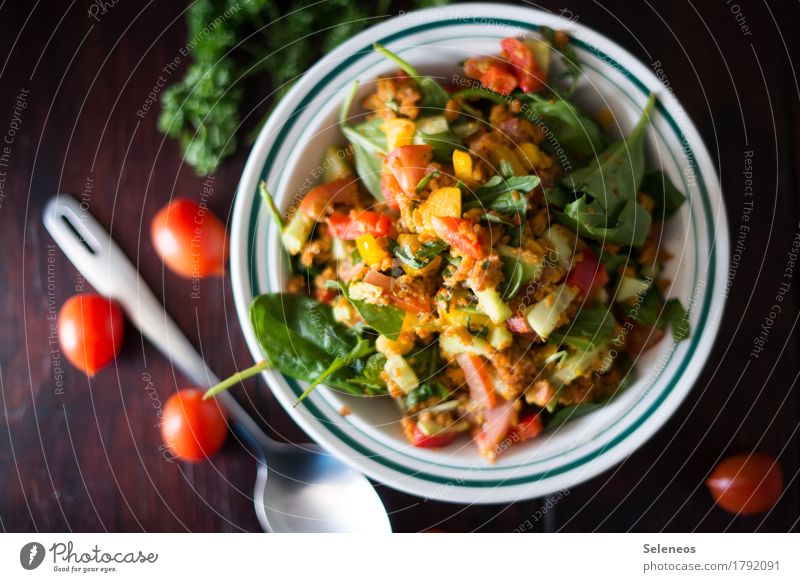 Salatschüssel Lebensmittel Gemüse Salatbeilage Tomate Petersilie Kräuter & Gewürze Ernährung Bioprodukte Vegetarische Ernährung Diät Fasten Schalen & Schüsseln