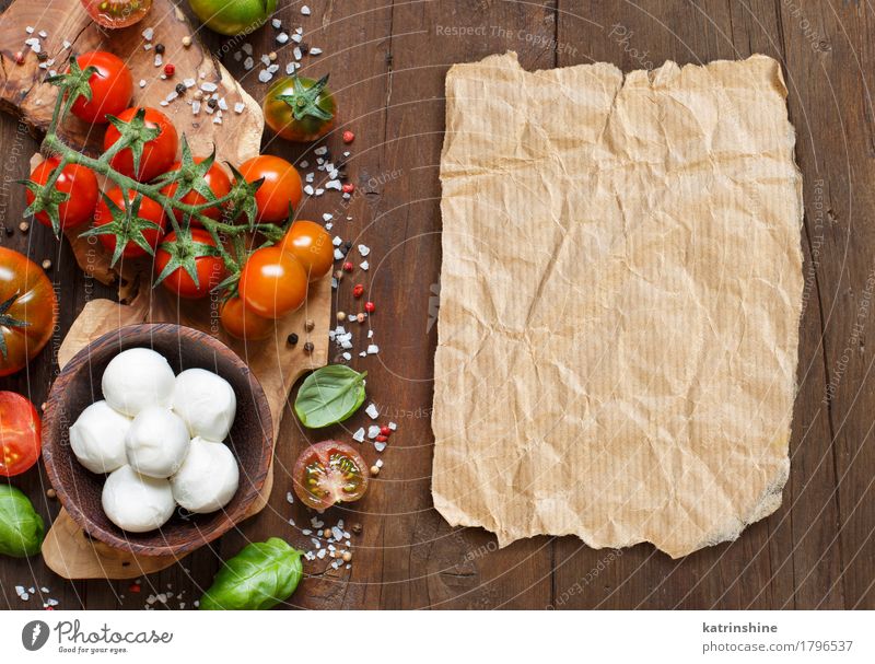 Italienische Küche ingridients Käse Gemüse Brot Kräuter & Gewürze Vegetarische Ernährung Diät Schalen & Schüsseln Flasche Papier frisch hell natürlich braun