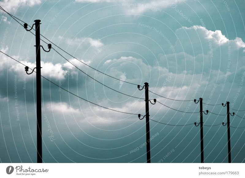 Energieträger II Kabel Technik & Technologie Fortschritt Zukunft High-Tech Telekommunikation Energiewirtschaft Umwelt Wolken Gewitter Klima Konkurrenz