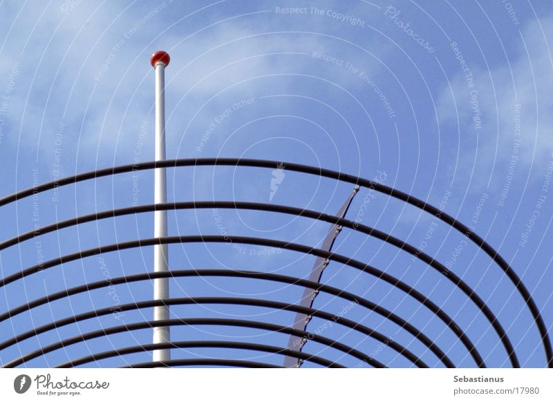 Dachdekoration Spirale Antenne abstrakt Architektur Stab blau Himmel