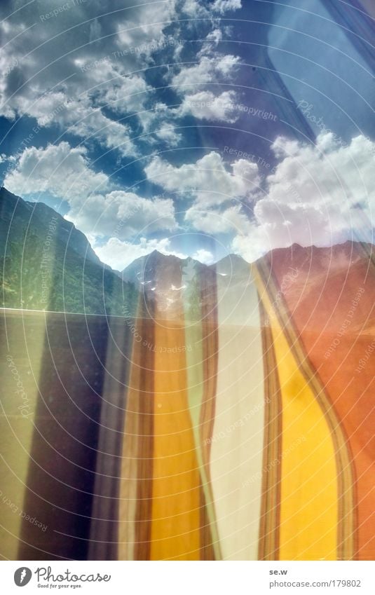 Aufwärts strebend Farbfoto Experiment Textfreiraum oben Textfreiraum unten Silhouette Reflexion & Spiegelung Lichterscheinung Umwelt Erde Luft Wolken Sommer