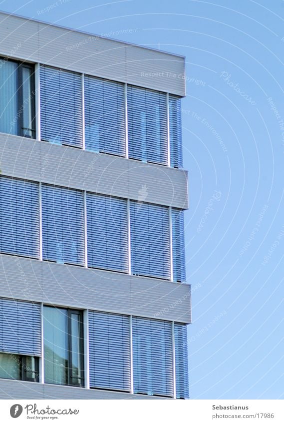 Bürogebäude Fenster Aluminium Architektur blau 3-Etagen Himmel