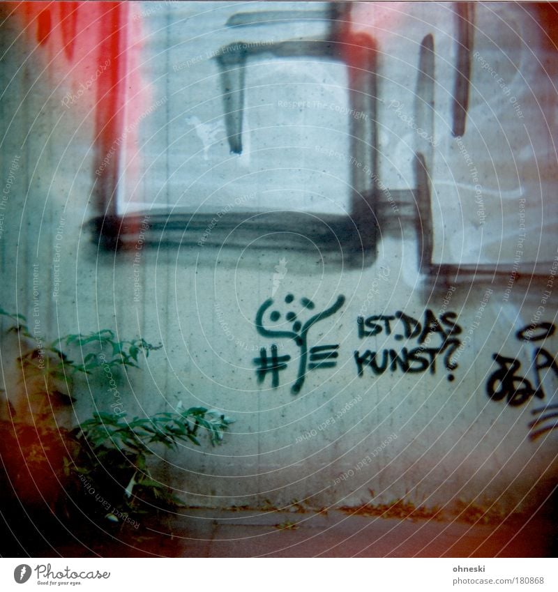 Gleichung Farbfoto Nahaufnahme Menschenleer Tag Zentralperspektive Tunnel Bauwerk Mauer Wand Zeichen Schriftzeichen Graffiti rot Straßenkunst Lightleaks