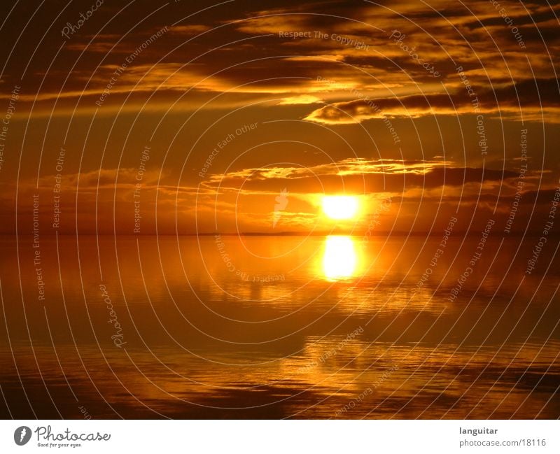 Sonnenuntergang in Dänemark 2 See rot Wolken Romantik Ferne Dämmerung Meer Gefühle Abend schön orange Himmel Wasser ausklang gemalt Abenddämmerung himmelsbrot