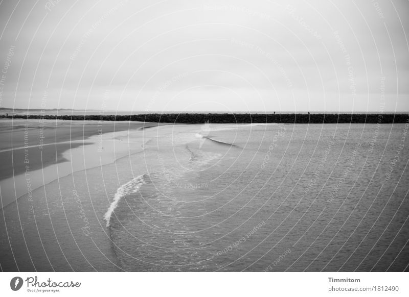 monoton | Gähnemark Ferien & Urlaub & Reisen Umwelt Natur Urelemente Sand Wasser Himmel Wellen Strand Nordsee Dänemark Mole Stein ästhetisch grau schwarz