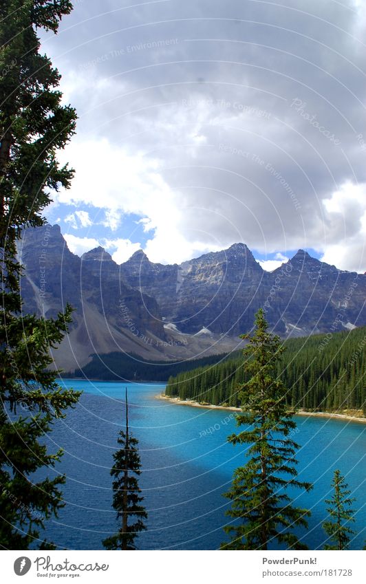 oh canada Natur Landschaft Wasser Wolken Herbst Felsen Berge u. Gebirge Gipfel Schneebedeckte Gipfel See frei wild blau grün weiß Glück Begeisterung ästhetisch
