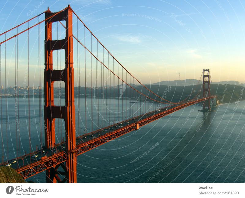 The Majesty of Bridges Landschaft Wasser Himmel Sonnenlicht Schönes Wetter Hügel Küste Bucht Meer Pazifik San Francisco San Francisco Bay USA Amerika Stadtrand