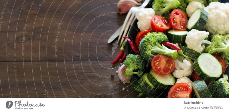 Frischer grüner Brokkoli und Gemüse Kräuter & Gewürze Essen Vegetarische Ernährung Diät Messer Gabel Sommer Tisch Herbst Blatt dunkel frisch Gesundheit