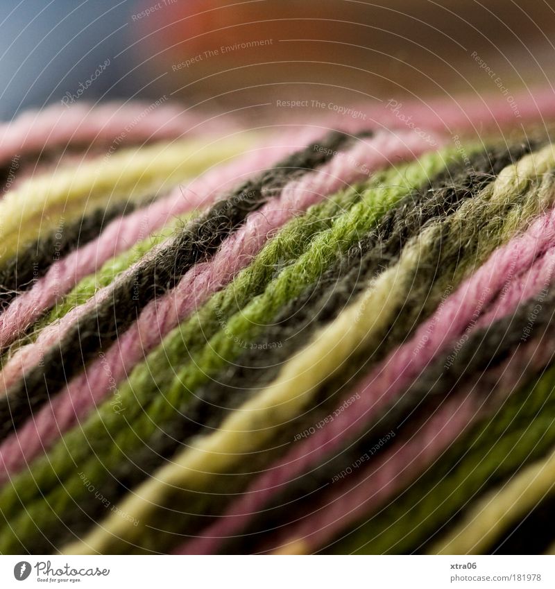 bunt Farbfoto mehrfarbig Innenaufnahme Nahaufnahme Detailaufnahme Mode Wärme Wolle stricken Sockenwolle