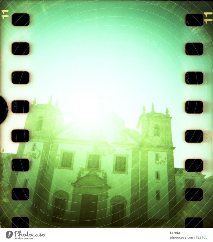 Grell Portugal Kirche Kloster groß grün Glaube Religion & Glaube grell Lichterscheinung strahlend zukunft bedrohlich Macht gewaltig Reflexion & Spiegelung Duell
