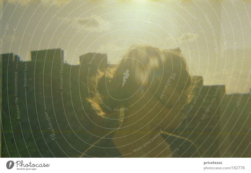 Über Steilshoop Farbfoto Außenaufnahme Lomografie Holga Tag Kontrast Reflexion & Spiegelung Lichterscheinung Sonnenlicht Sonnenstrahlen Gegenlicht Unschärfe