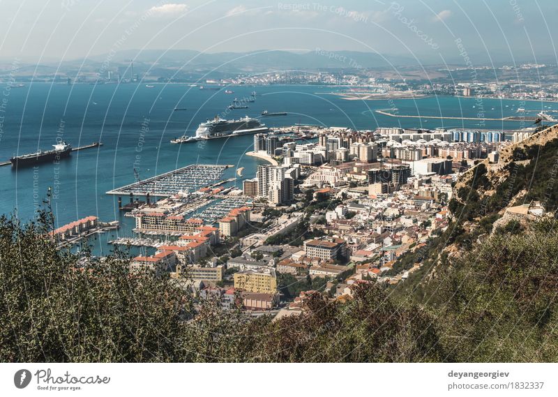 Gibraltar Ferien & Urlaub & Reisen Tourismus Meer Berge u. Gebirge Natur Landschaft Himmel Felsen Küste Kleinstadt Stadt Fluggerät authentisch Aussicht Spanien