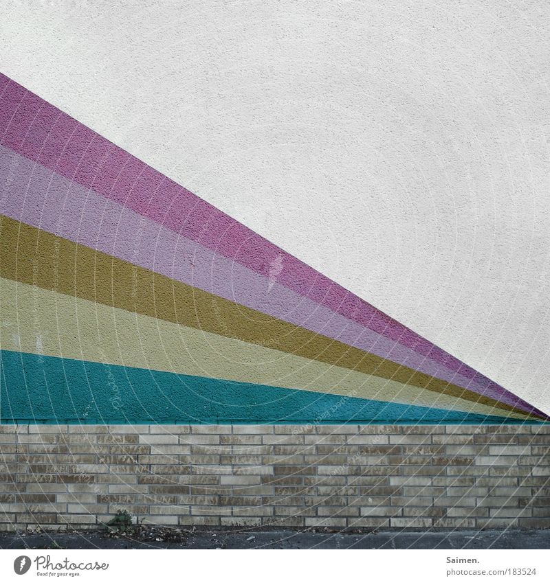 pimpin´the city Farbfoto Gedeckte Farben Außenaufnahme Muster Strukturen & Formen Textfreiraum rechts Textfreiraum oben Tag Zentralperspektive Haus Mauer Wand