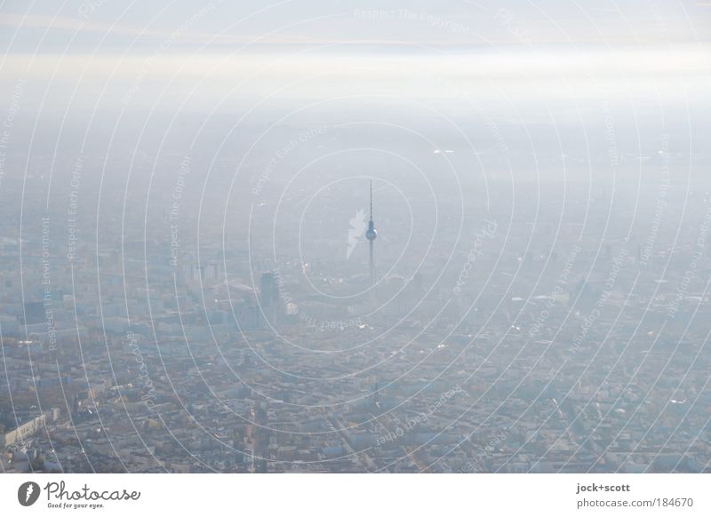 Irgendwie, Irgendwo, Irgendwann Horizont Klimawandel Nebel Berlin Berliner Fernsehturm Hauptstadt Wahrzeichen Stimmung Mittelpunkt Ferne unklar Atmosphäre