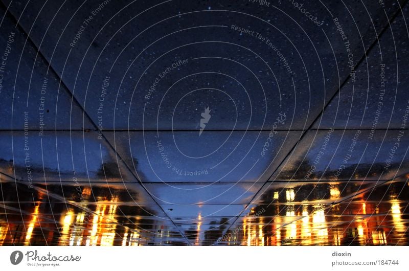 Mannheim, Friedrichsplatz Farbfoto Außenaufnahme Experiment abstrakt Menschenleer Textfreiraum oben Nacht Kontrast Silhouette Reflexion & Spiegelung