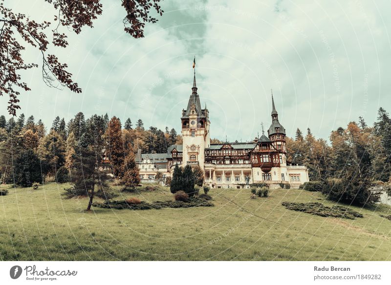 Neorenaissance Peles-Schloss errichtet im Jahre 1873 in Rumänien Stil Ferien & Urlaub & Reisen Tourismus Kunst Museum Architektur Kultur Umwelt Natur Landschaft