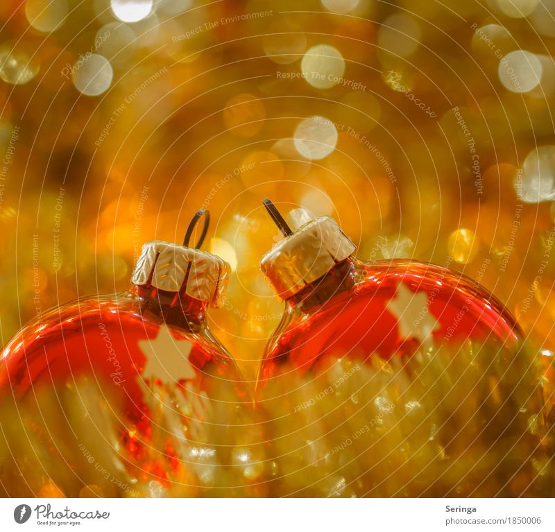 Ruhe u. Besinnlichkeit Stil Wohlgefühl Zufriedenheit Feste & Feiern glänzend Christbaumkugel Gold Gedeckte Farben mehrfarbig Innenaufnahme Nahaufnahme