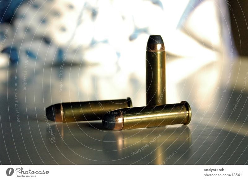 Patronen Bildart & Bildgenre Waffe 3 Pistole Dinge Munition Kugel 357 magnum Metall refektion Schuss