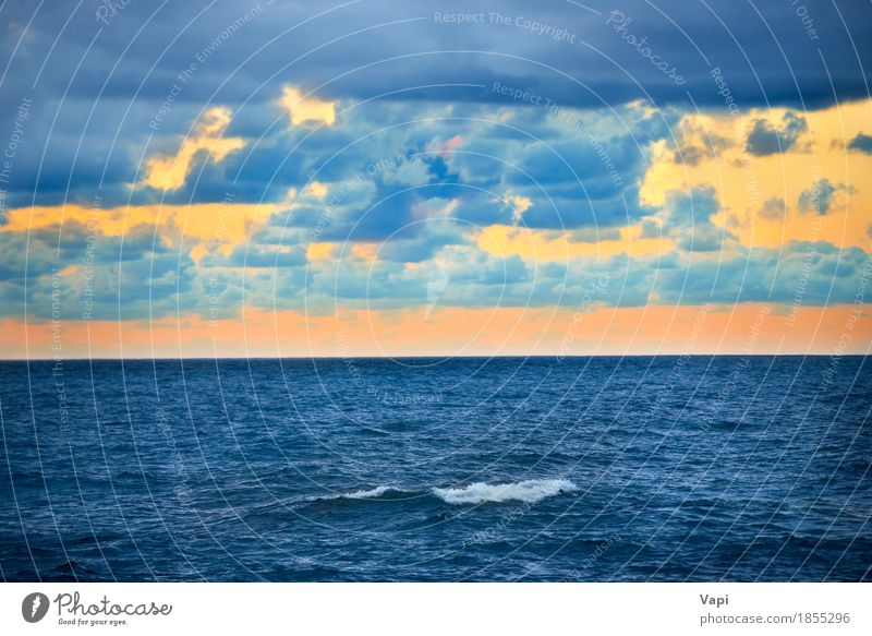 Große Welle und bunter Sonnenuntergang über dem Meer Ferien & Urlaub & Reisen Sommer Wellen Umwelt Natur Landschaft Wasser Himmel Wolken Gewitterwolken Horizont
