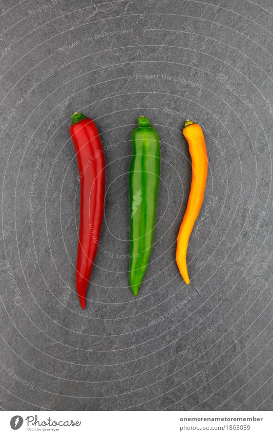 3 Chili Kunst Kunstwerk ästhetisch Scharfer Geschmack rot grün gelb Schiefer Gemüse Kräuter & Gewürze Foodfotografie Farbfoto mehrfarbig Innenaufnahme