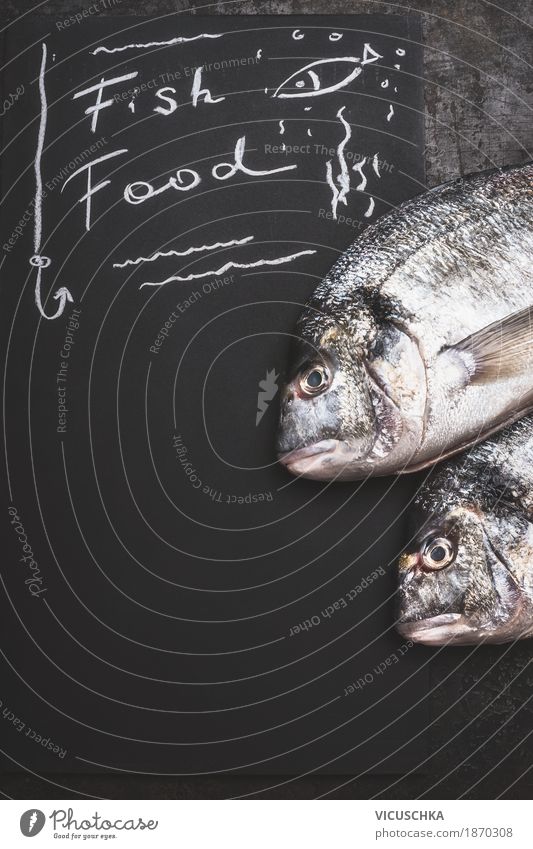 Fisch Essen, Text auf schwarzem Tafelhintergrund Lebensmittel Ernährung Bioprodukte Diät Stil Design Gesunde Ernährung Restaurant Hintergrundbild Dorado